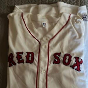 Men’s Red Sox shirt